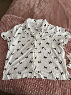 Indigo White Short Sleeve Button Pajama Top with Brown/Black Bow Motif